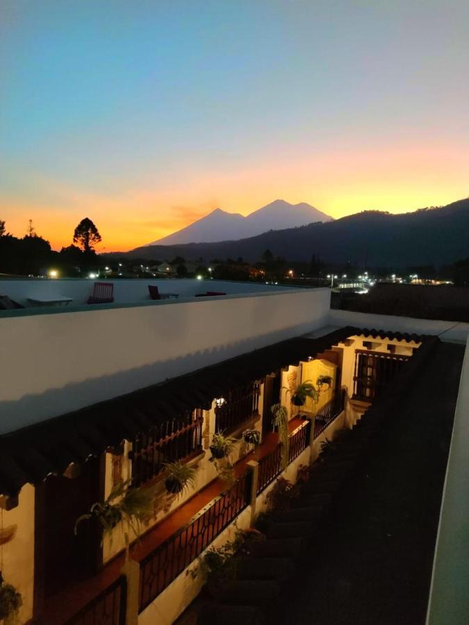 La Quinta Santa Lucia Hotel Antigua Exterior photo
